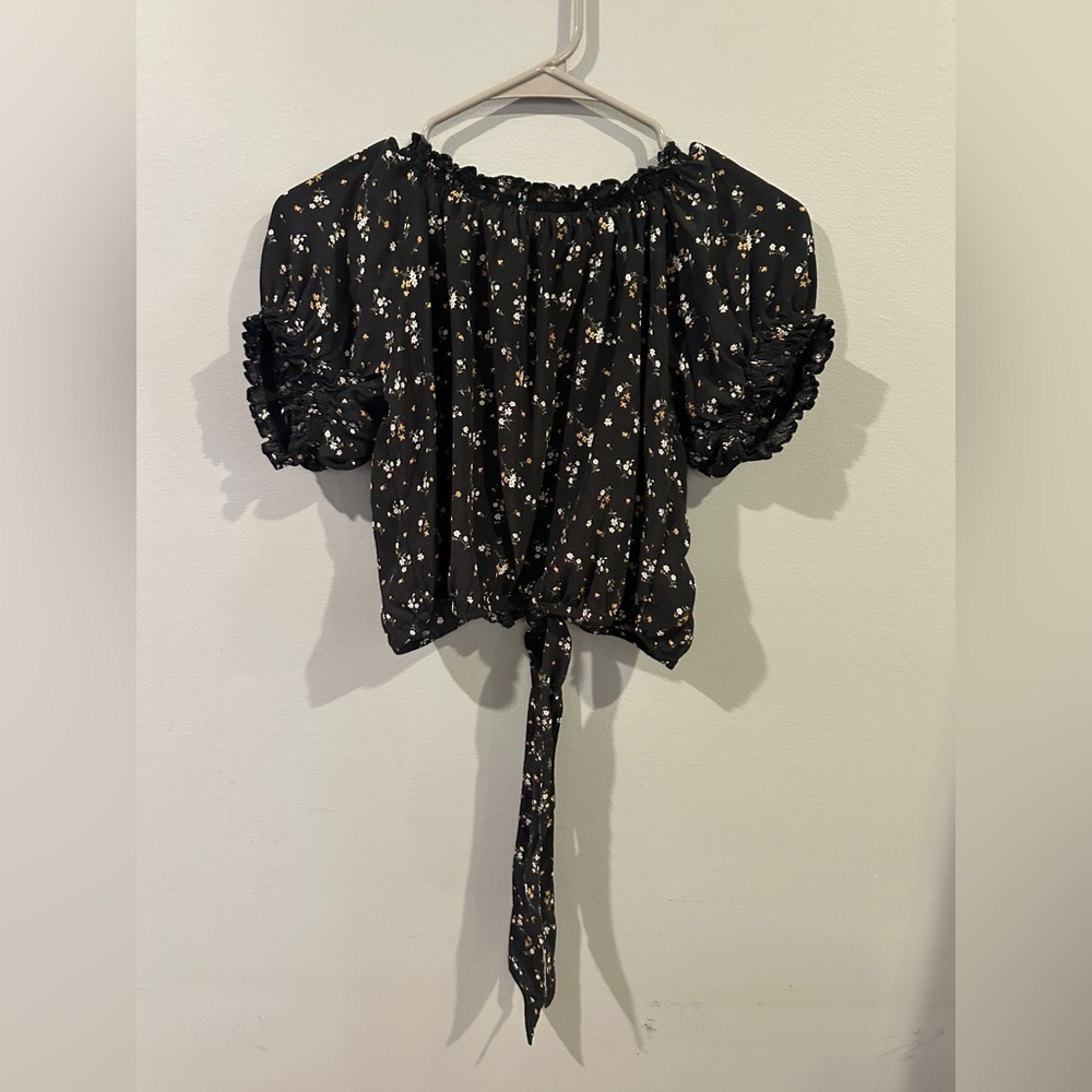 American Eagle Floral Tie Front Crop Top Size Medium Black Puff Sleeve Boho